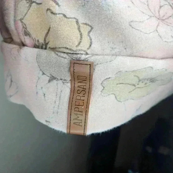 Ampersand Cowl Neck sweatshirt - Picture 4 of 6